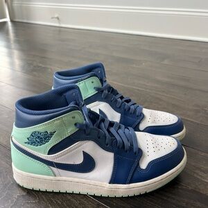 Nike Men’s Air Jordan 1 Mid Navy Blue Mint Green